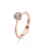 Pierścionek z diamentem różowe złoto